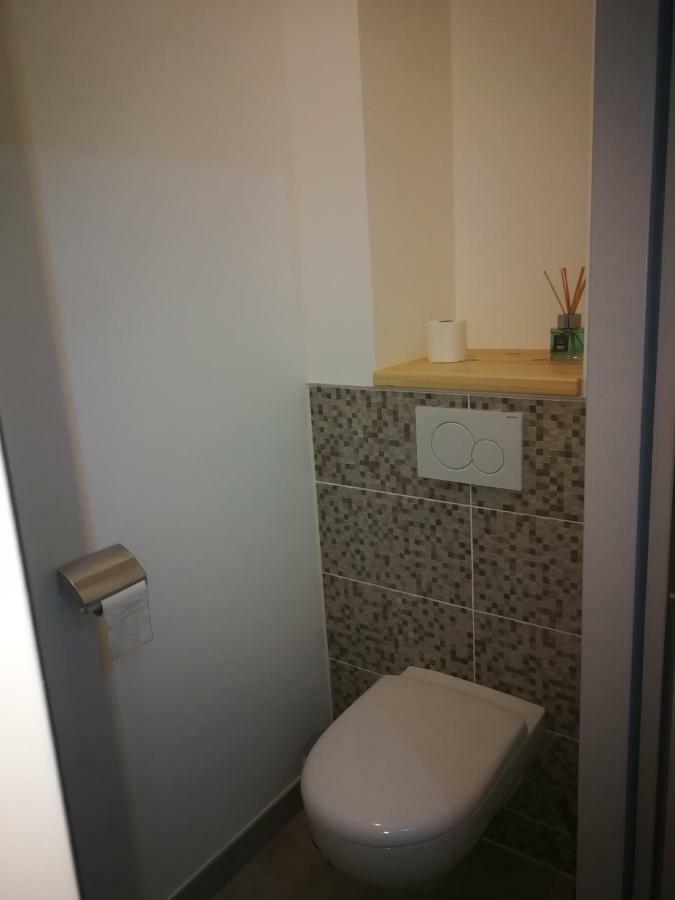 Lupin Apartment โรชฟอร์ ภายนอก รูปภาพ